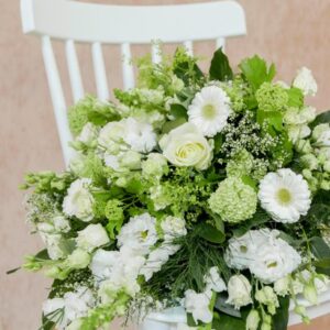GERBE À LA MAIN - FLEURS BLANCHES ETERNEL